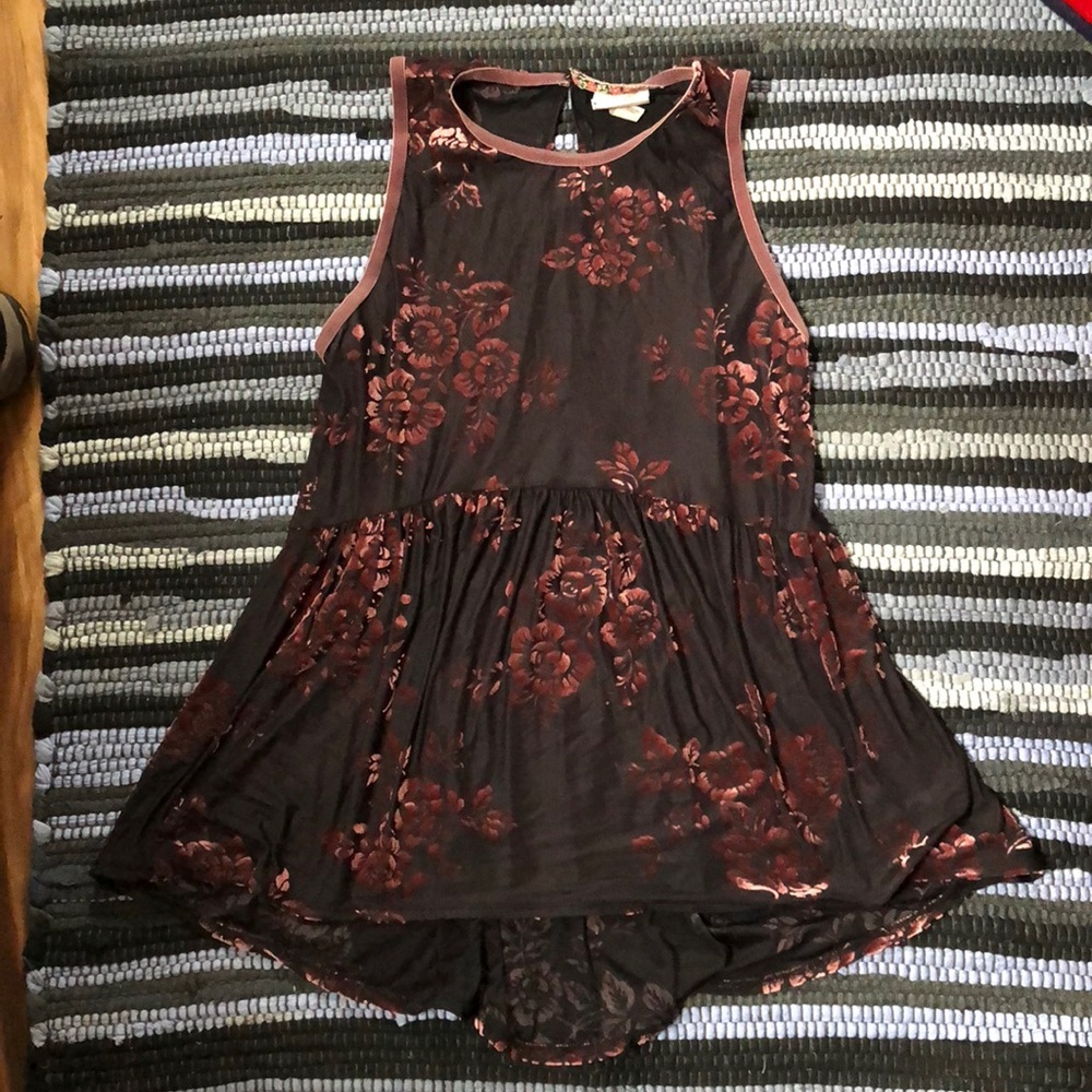 Knox Rose 🌹 velvet top